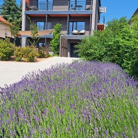 Profi Keco Apartman Balatonalmadi Exterior photo